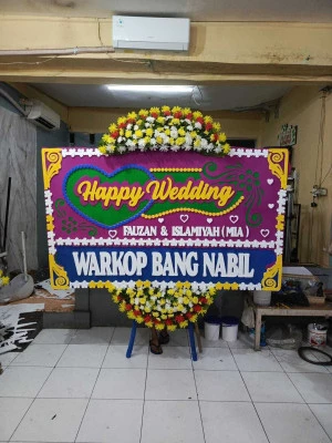 Papan Bunga di Ketanggan Gembong